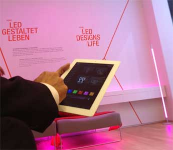 Die IQ Light Control App auf Smartphone und Tablet